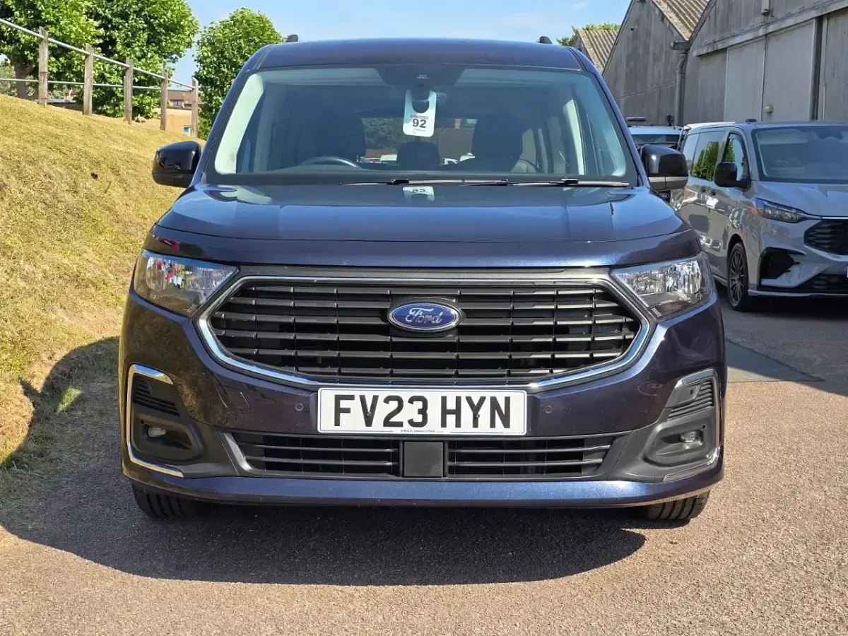 Used Ford Tourneo Connect Titanium 2023 Blue MPV