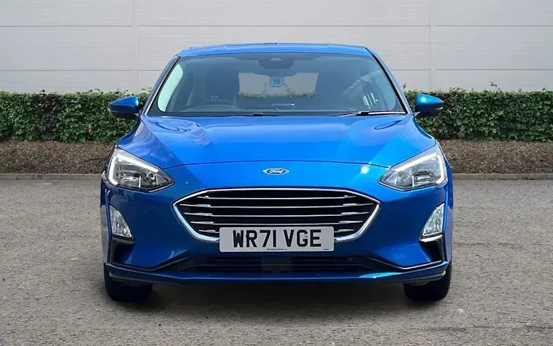 Used Ford Focus Titanium 125 HP (91 kW) 2021 Blue Hatchback