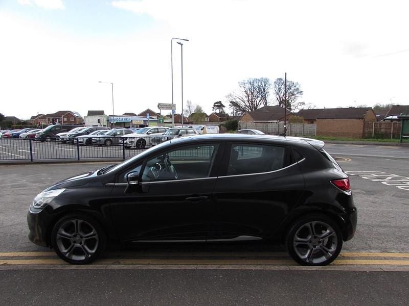 Used Renault Clio IV Dynamique 90 HP (66 kW) 2014 Black Hatchback