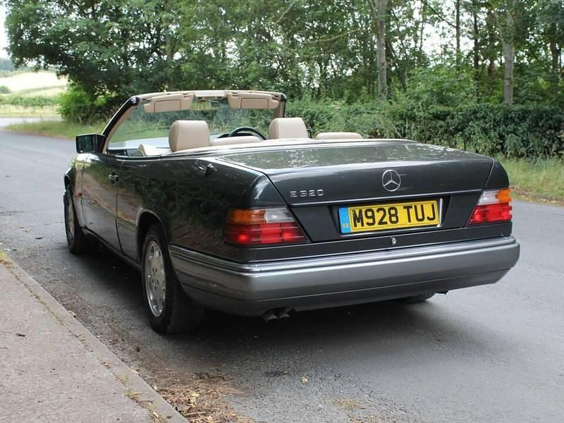 Used Mercedes E320 220 HP (161 kW) 1994 Others Cabriolet