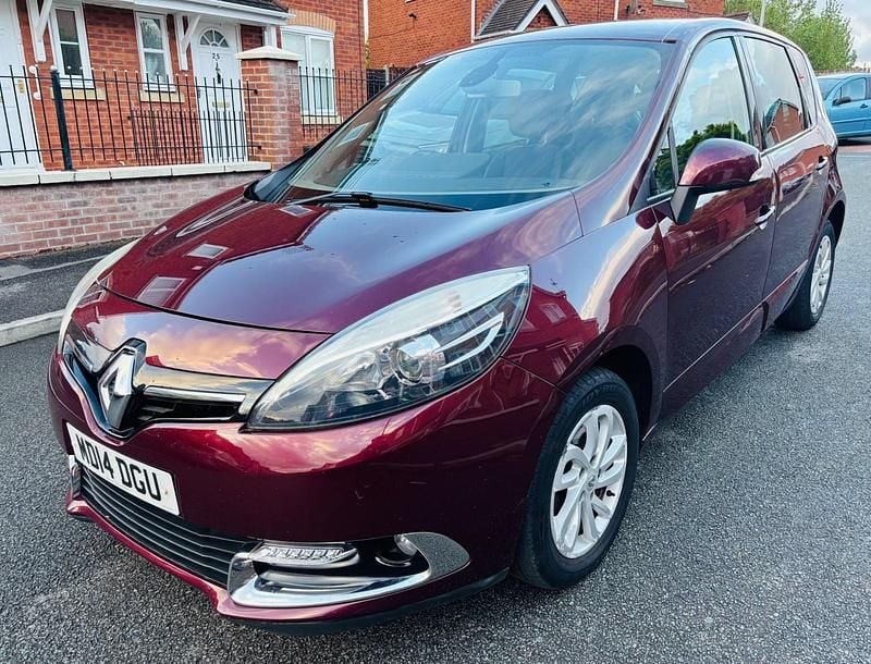 Red Used 2014 Renault Scénic III Dynamique MPV | £3,800 (Fair price) - Image 1/4