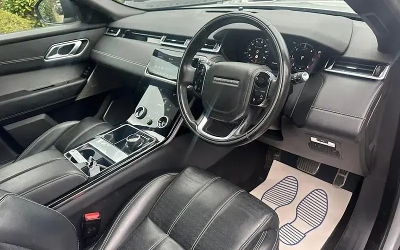 Used Land Rover Range Rover Velar HSE Dynamic 241 HP (177 kW) 2019 Silver SUV