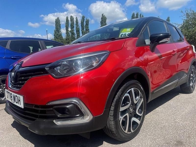 Red/black Used 2018 Renault Captur Iconic SUV | £8,999 (Fair price) - Image 1/4