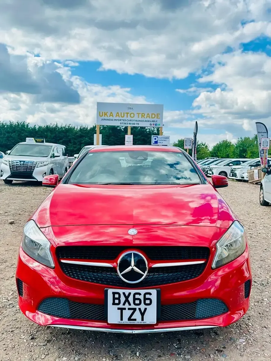Used Mercedes A180 Executive 122 HP (89 kW) 2017 Red Hatchback