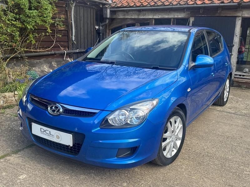 Blue Used 2010 Hyundai i30 Comfort Hatchback | £1,799 (Fair price) - Image 1/4