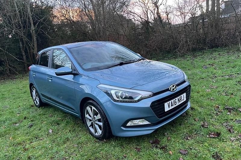 Used Hyundai i20 Premium 100 HP (73 kW) 2016 Hatchback