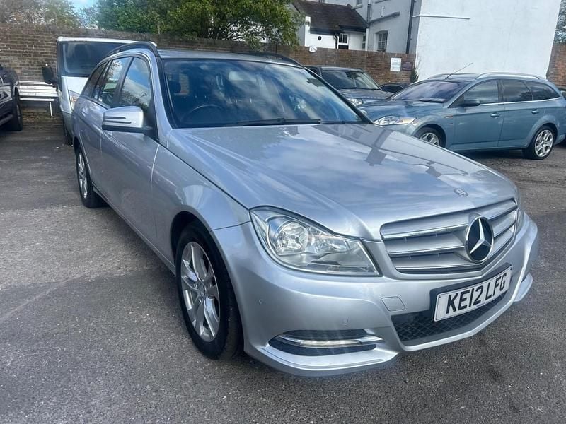 Begagnad Mercedes C220 Executive 2012 Silver Kombi