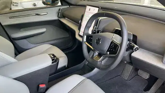Used Volvo EX30 Plus 200 kW (272 HP) 2024 Crystal white SUV