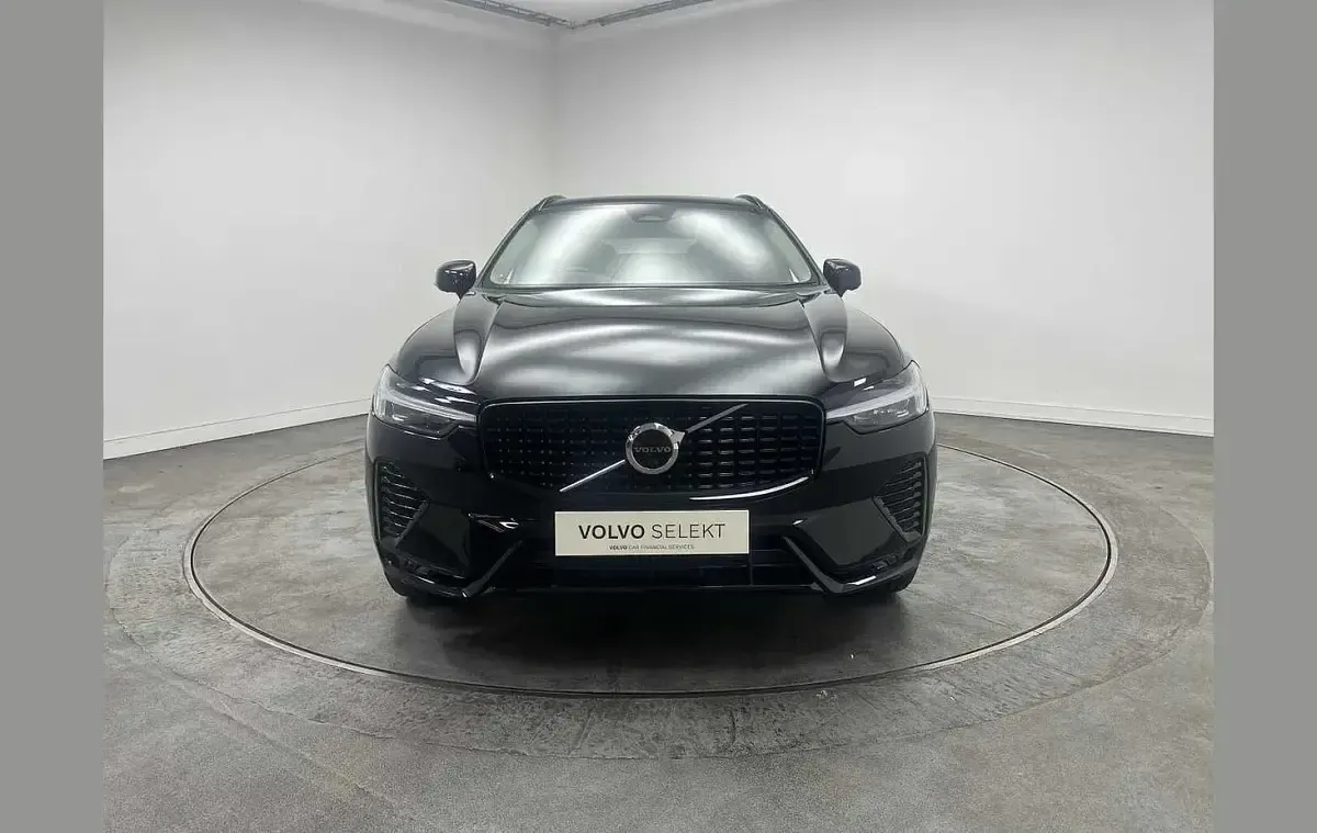 Used Volvo XC60 Plus 247 HP (181 kW) 2022 Black SUV