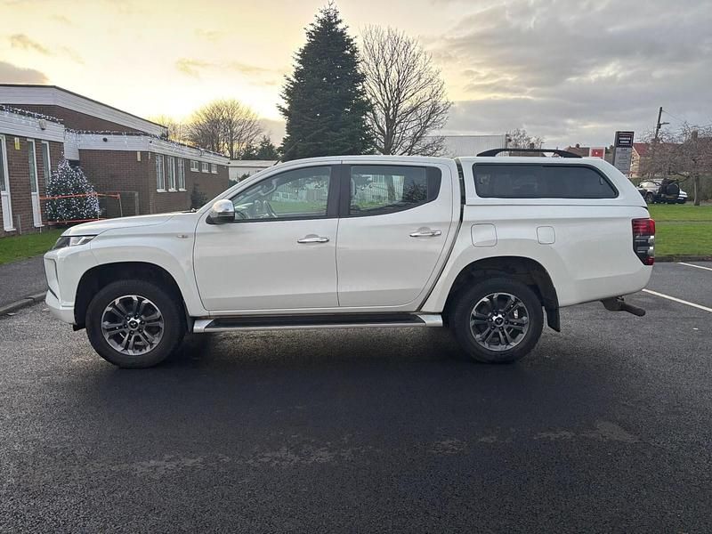 Used Mitsubishi L200 2021 White Pickup