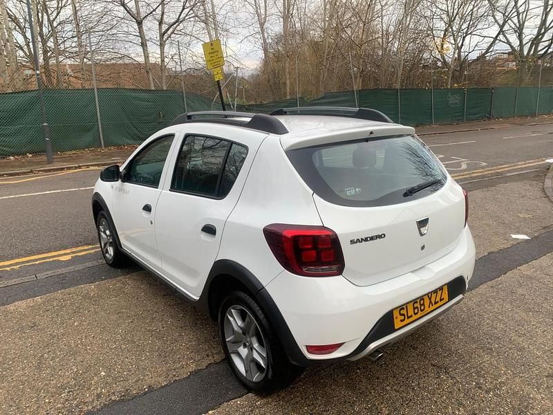 Used Dacia Sandero Essentiel 90 HP (66 kW) 2018 White Hatchback