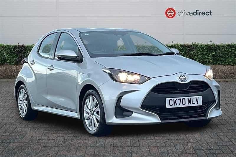 Used Toyota Yaris Hybrid 116 HP (85 kW) 2020 Silver Hatchback