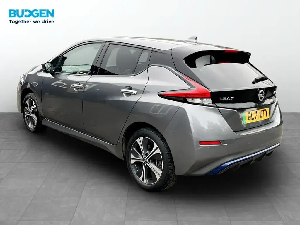 Używany Nissan Leaf Tekna 160 kW (218 KM) 2022 Szary Hatchback