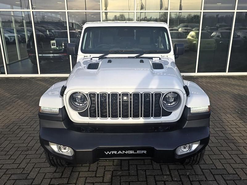 Used Jeep Wrangler Sahara 268 HP (197 kW) 2024 White SUV