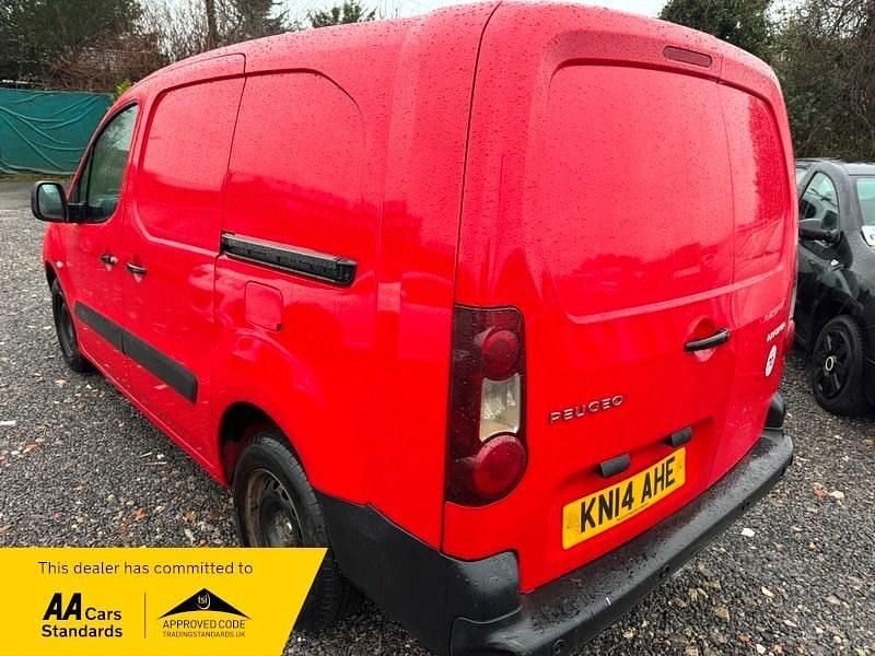 Used Peugeot Partner S 2014 Red MPV