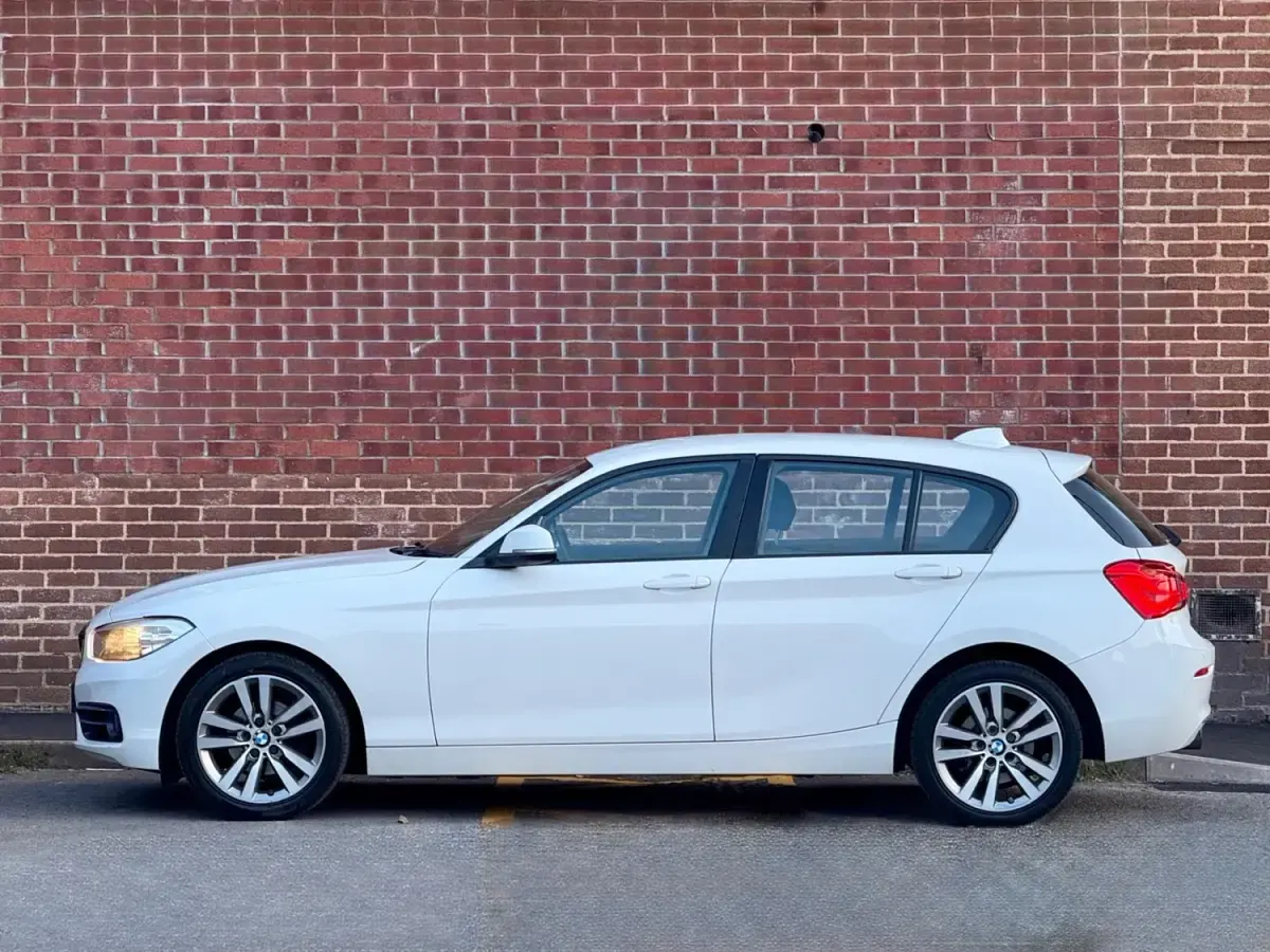 Używany BMW 118 Sport Line 2016 Biały Hatchback