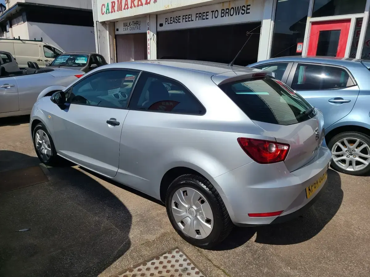 Usado Seat Ibiza 2014 Prateado Citadino
