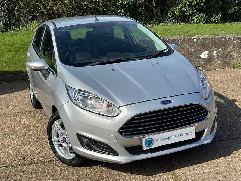 Used Ford Fiesta Zetec 82 HP (60 kW) 2013 Silver Hatchback