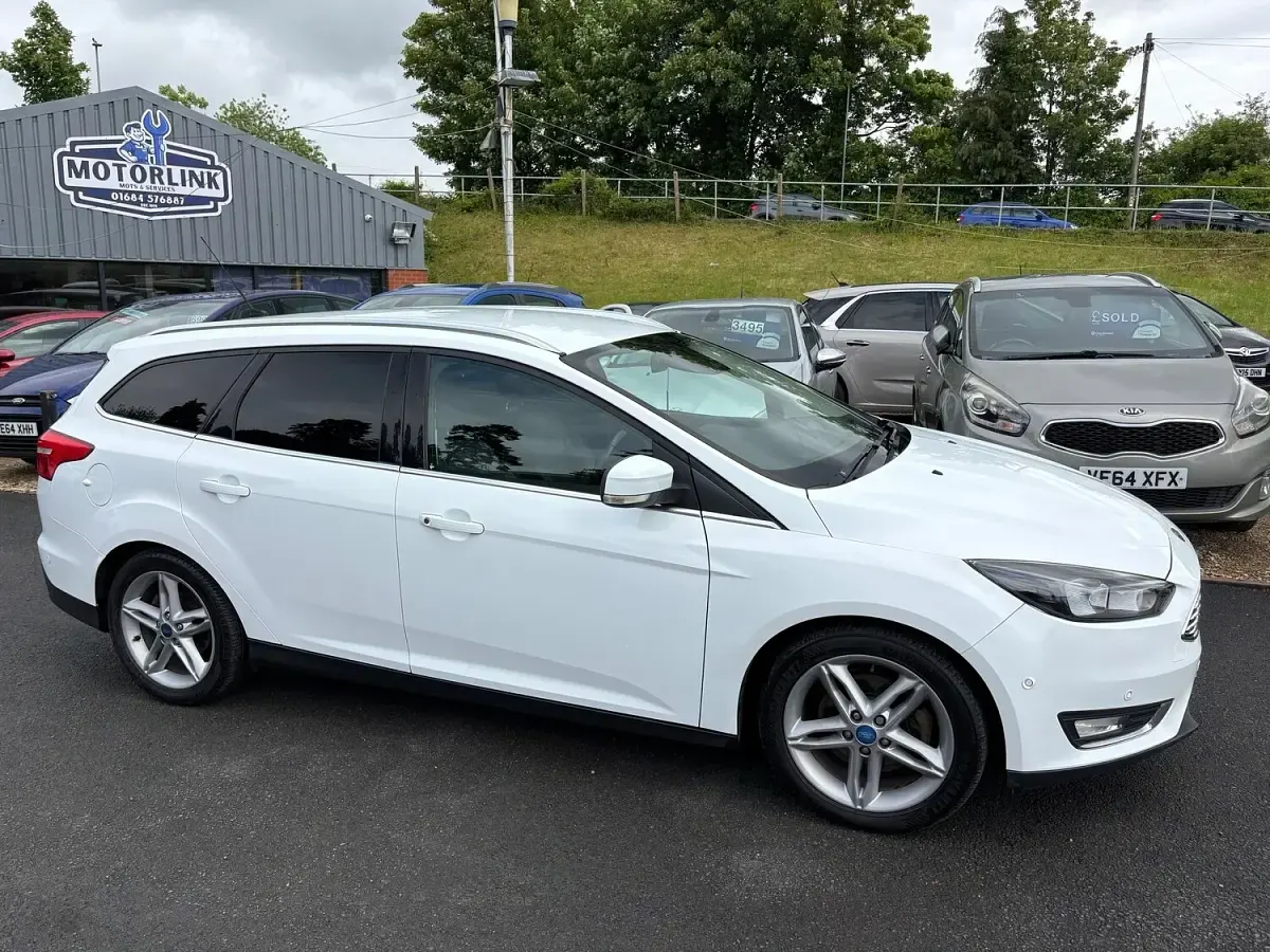 Used Ford Focus Titanium 182 HP (133 kW) 2015 White Estate