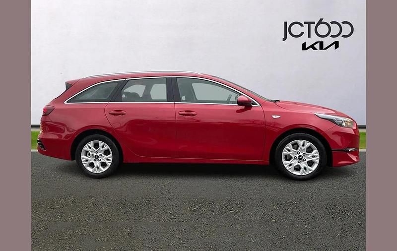 Used Kia Ceed Sportswagon 138 HP (101 kW) 2025 Red Estate