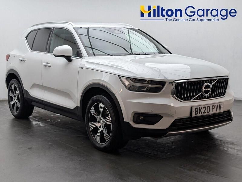 White Used 2020 Volvo XC40 Inscription SUV | £17,850 (Good price) - Image 1/4