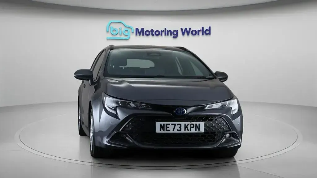 Used Toyota Corolla 140 HP (102 kW) 2024 Grey Estate
