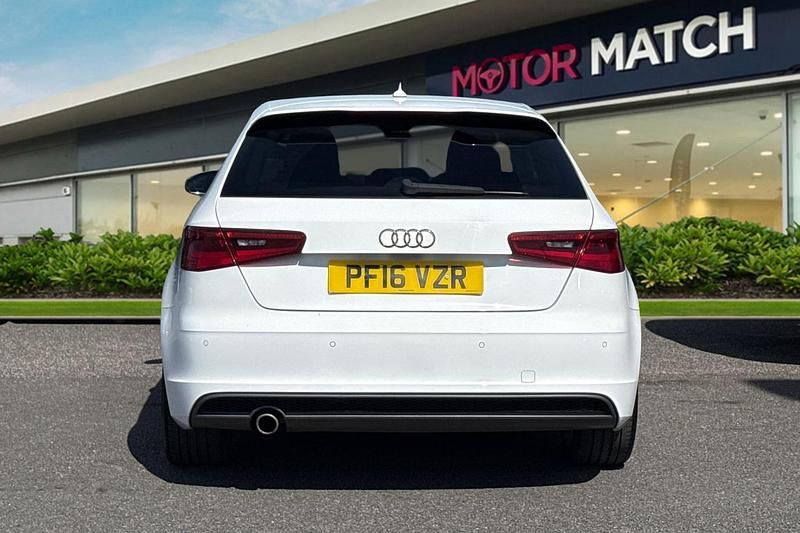 Begagnad Audi A3 S-Line 2016 Vit Halvkombi