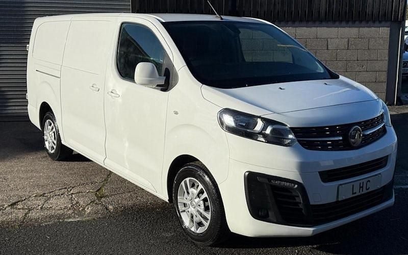 Used 2022 Vauxhall Vivaro Sportive MPV | £10,290 (Super price) - Image 1/4