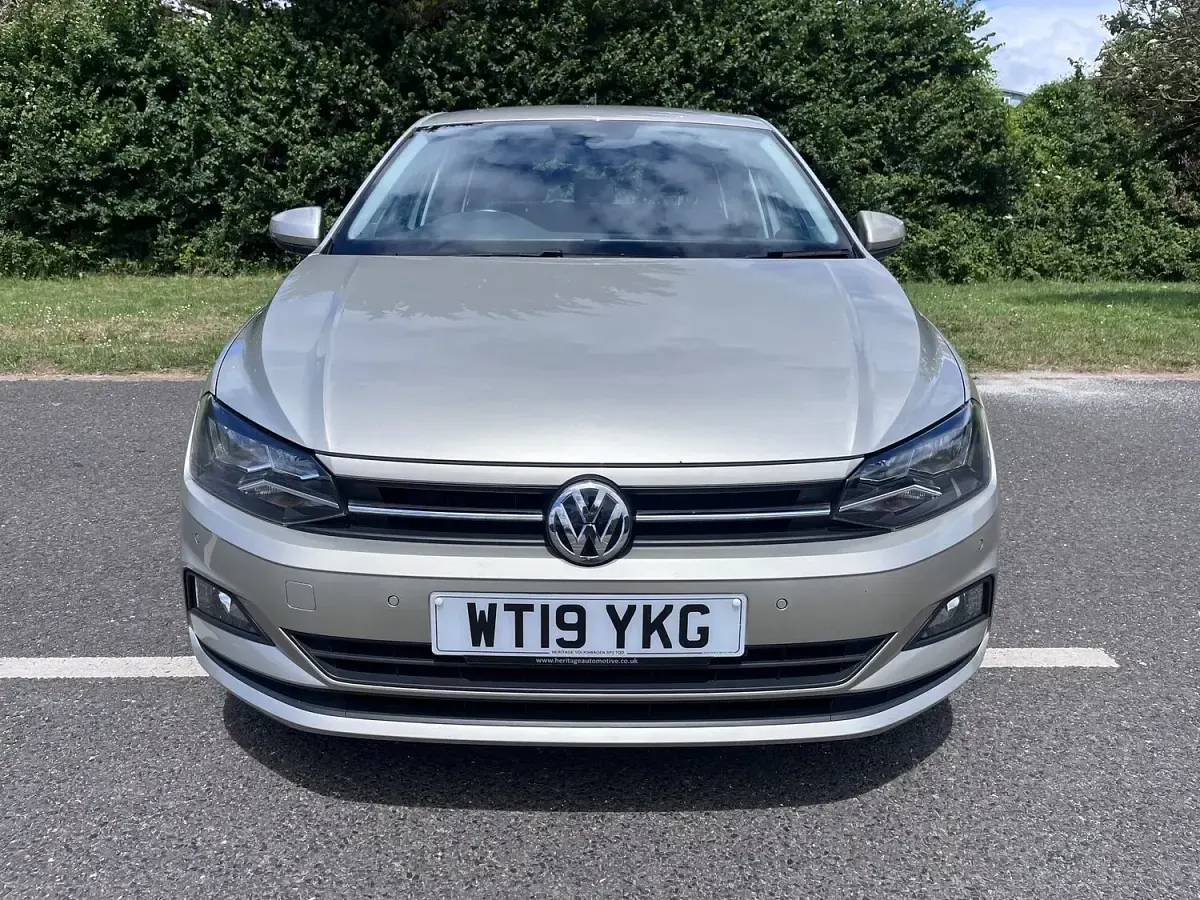 Used VW Polo SE 95 HP (69 kW) 2019 Silver Hatchback