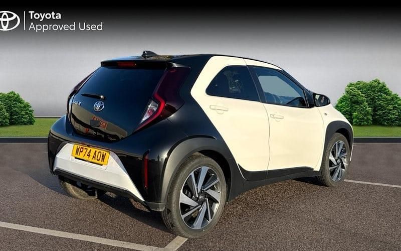 Used Toyota Aygo X 72 HP (52 kW) 2024 White SUV