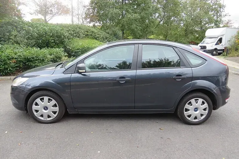 Used Ford Focus Studio 110 HP (80 kW) 2009 Grey Hatchback