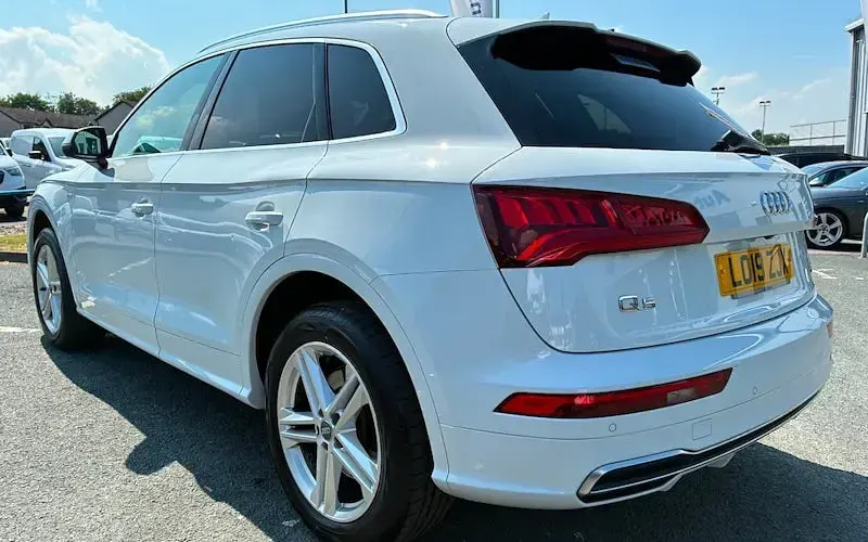 Used Audi Q5 S-Line 190 HP (139 kW) 2020 SUV