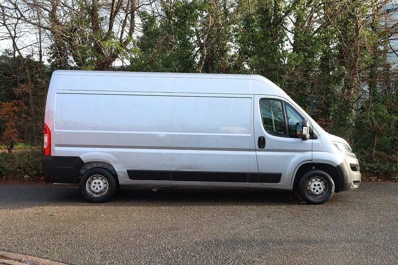 Used Citroën Relay 140 HP (102 kW) 2021 Grey Van