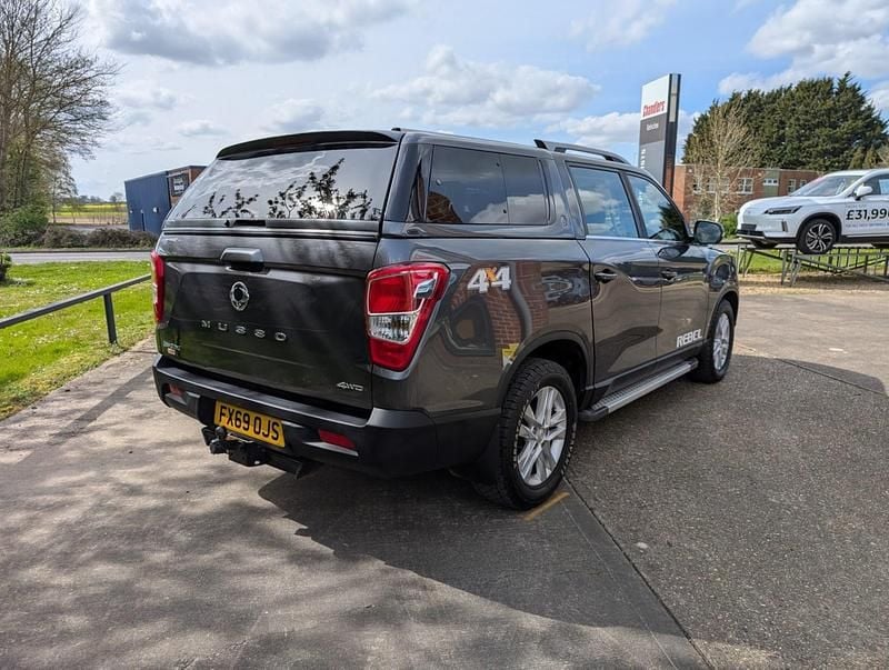 Usado SsangYong Musso 181 CV (133 kW) 2019 Gris Pickup/Camioneta