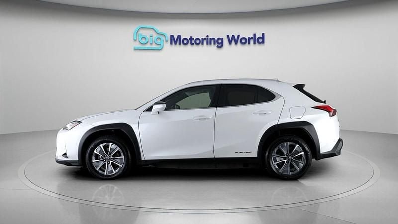 Used Lexus UX 150 kW (204 HP) 2022 White SUV