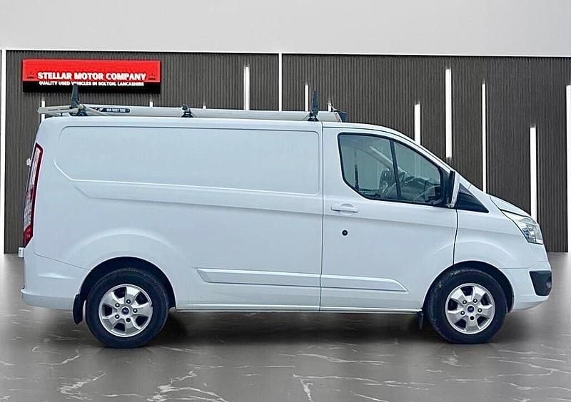 Used Ford Transit Custom Limited 125 HP (91 kW) 2015 White Van