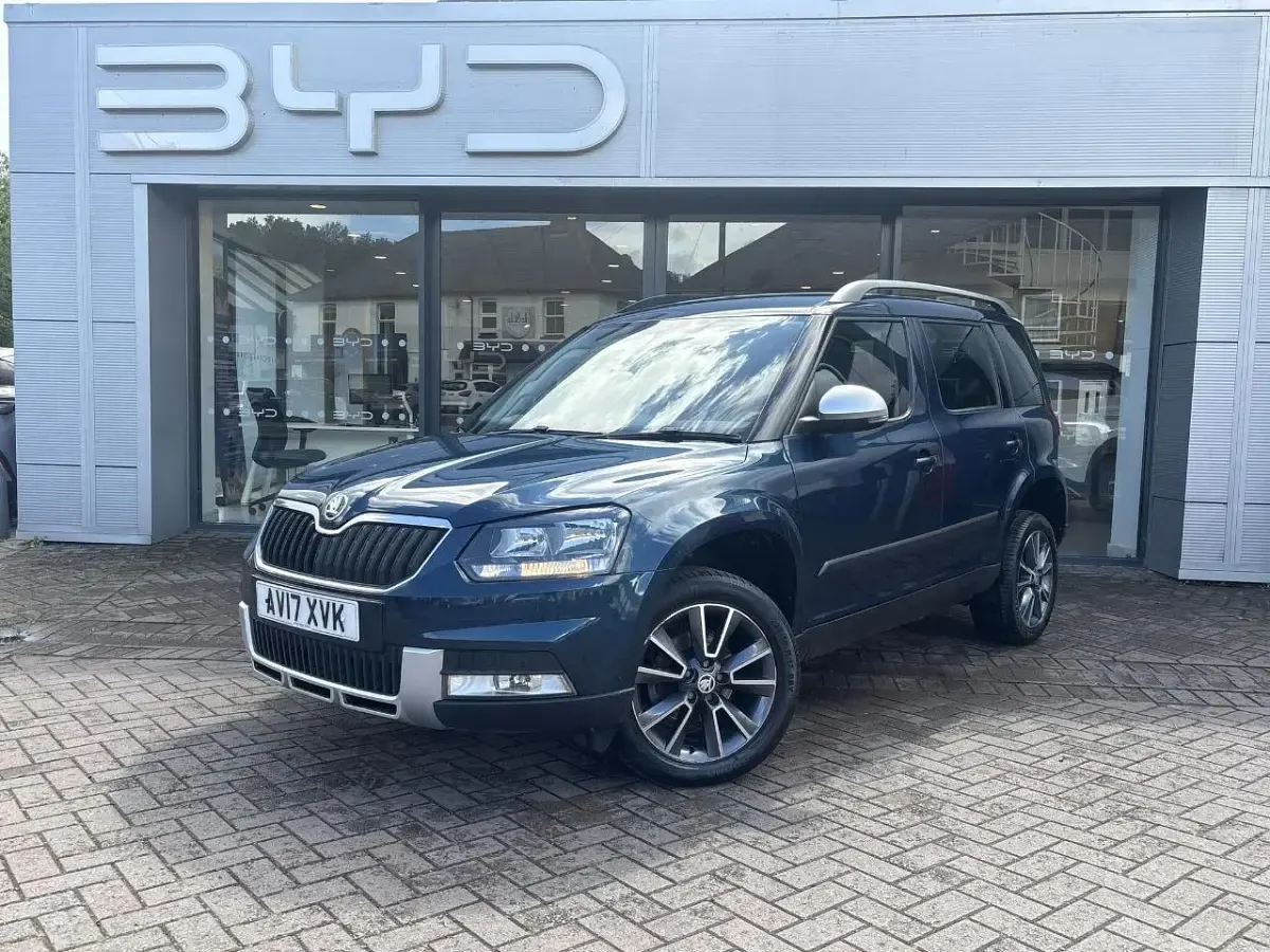 Usado Skoda Yeti SE Drive 108 CV (79 kW) 2017 Azul SUV