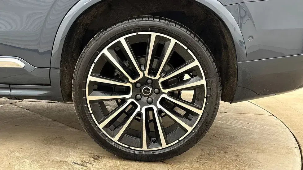 Used Volvo XC90 Ultra 250 HP (183 kW) 2025 Metallic  denim blue SUV