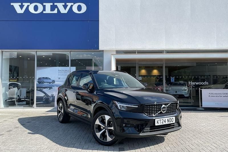 Black Used 2024 Volvo XC40 Plus SUV | £31,490 (Fair price) - Image 1/4