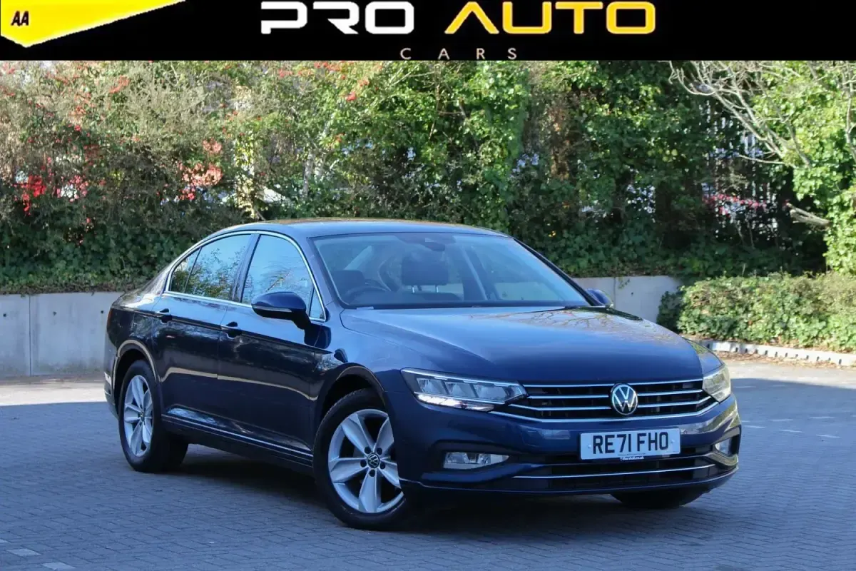 Usado VW Passat SE 2021 Azul Sedan