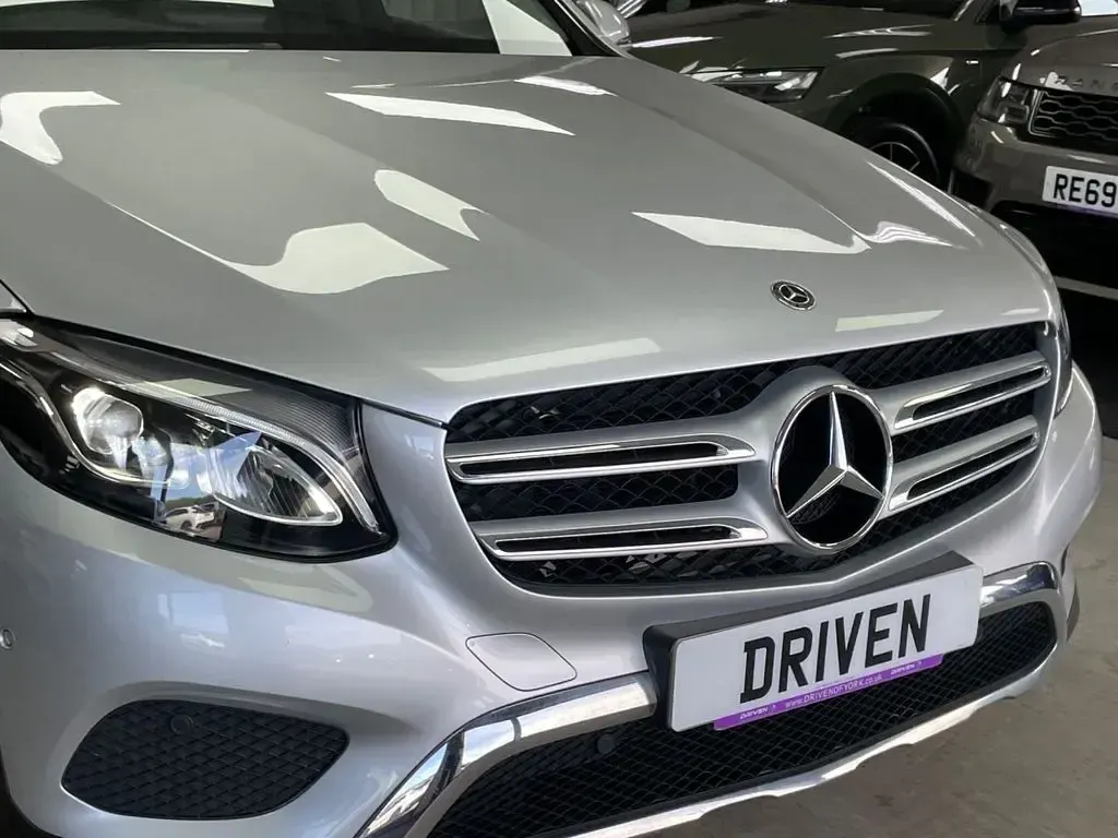 Used Mercedes GLC250 211 HP (155 kW) 2019 Silver SUV