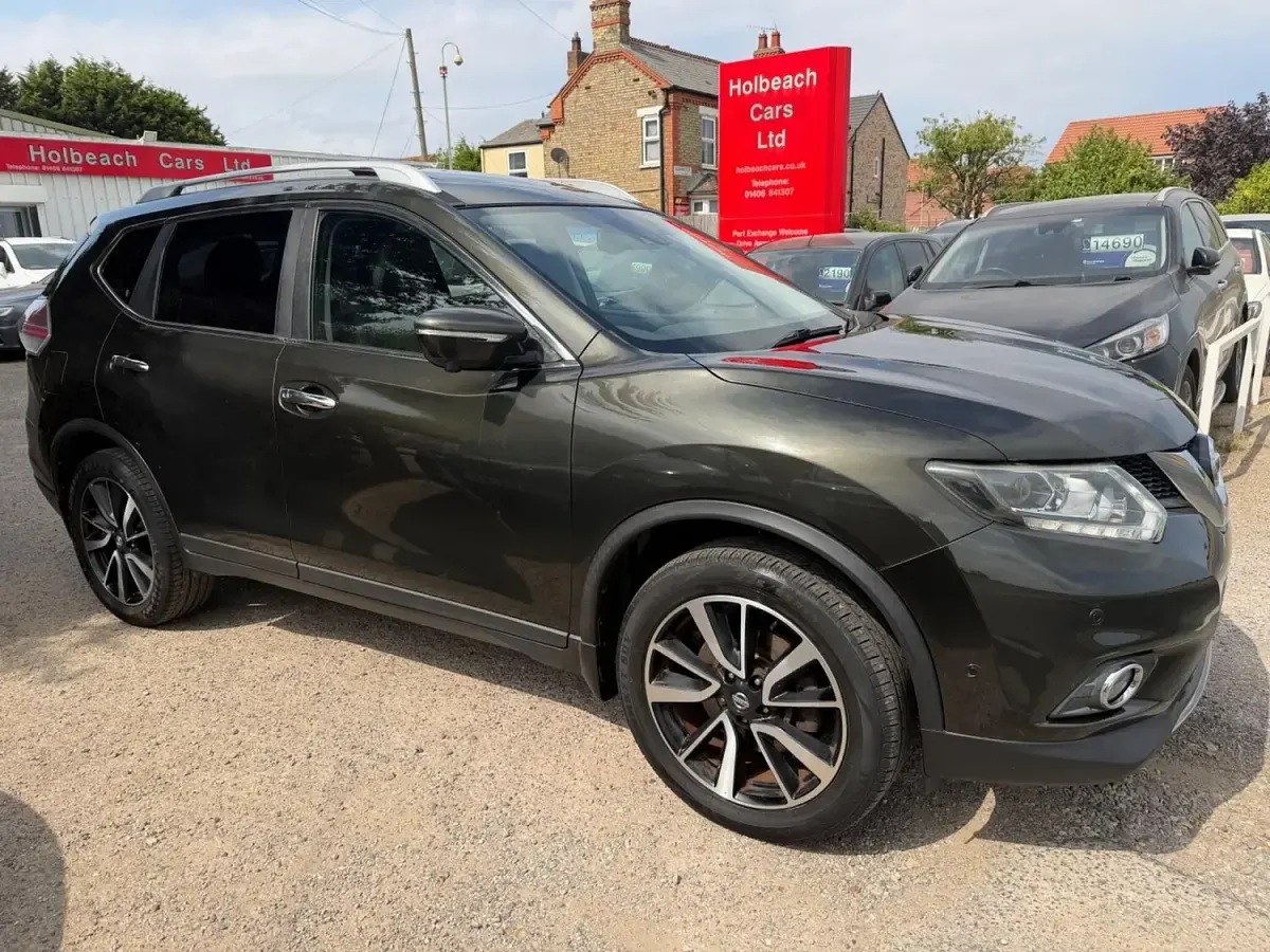 Used Nissan X-Trail Tekna 130 HP (95 kW) 2017 Green SUV