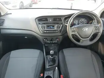 Used Hyundai i20 SE 84 HP (61 kW) 2017 Silver Hatchback