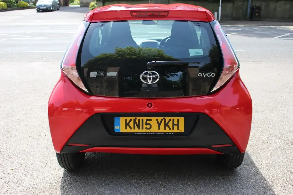 Used Toyota Aygo X-play 69 HP (50 kW) 2015 Red Hatchback