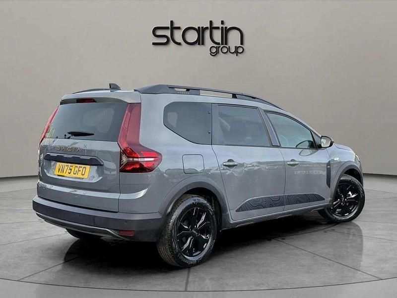 Used Dacia Jogger Extreme 139 HP (102 kW) 2025 Grey MPV