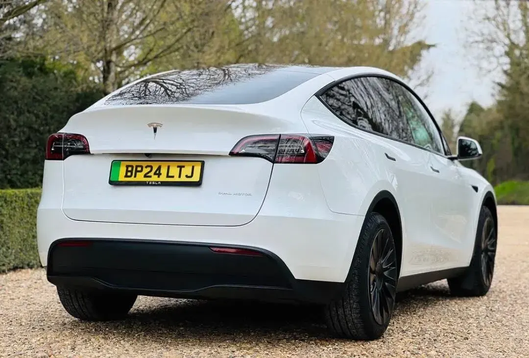 Used Tesla Model Y Long Range AWD 378 kW (514 HP) 2024 White SUV