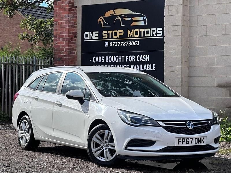 White Used 2017 Vauxhall Astra S Estate | £2,495 (Good price) - Image 1/4