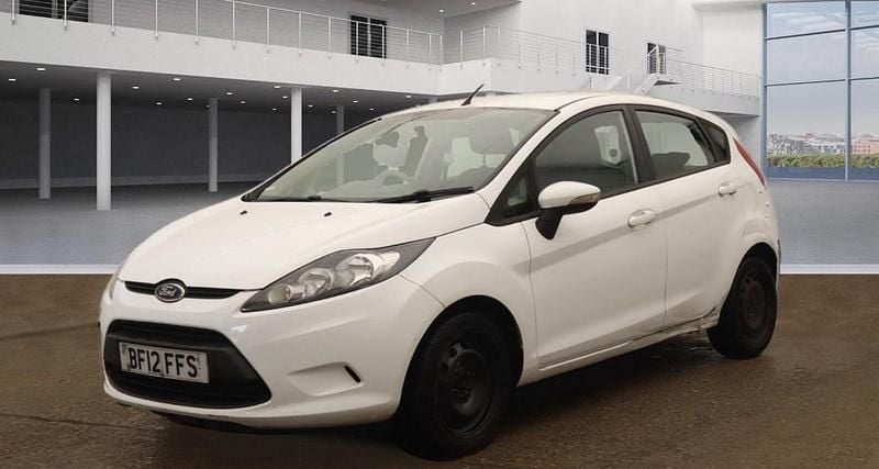 Used Ford Fiesta 82 HP (60 kW) 2012 White Hatchback
