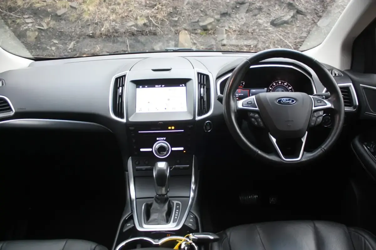 Usado Ford Edge Titanium 210 HP (154 kW) 2016 Castanho SUV