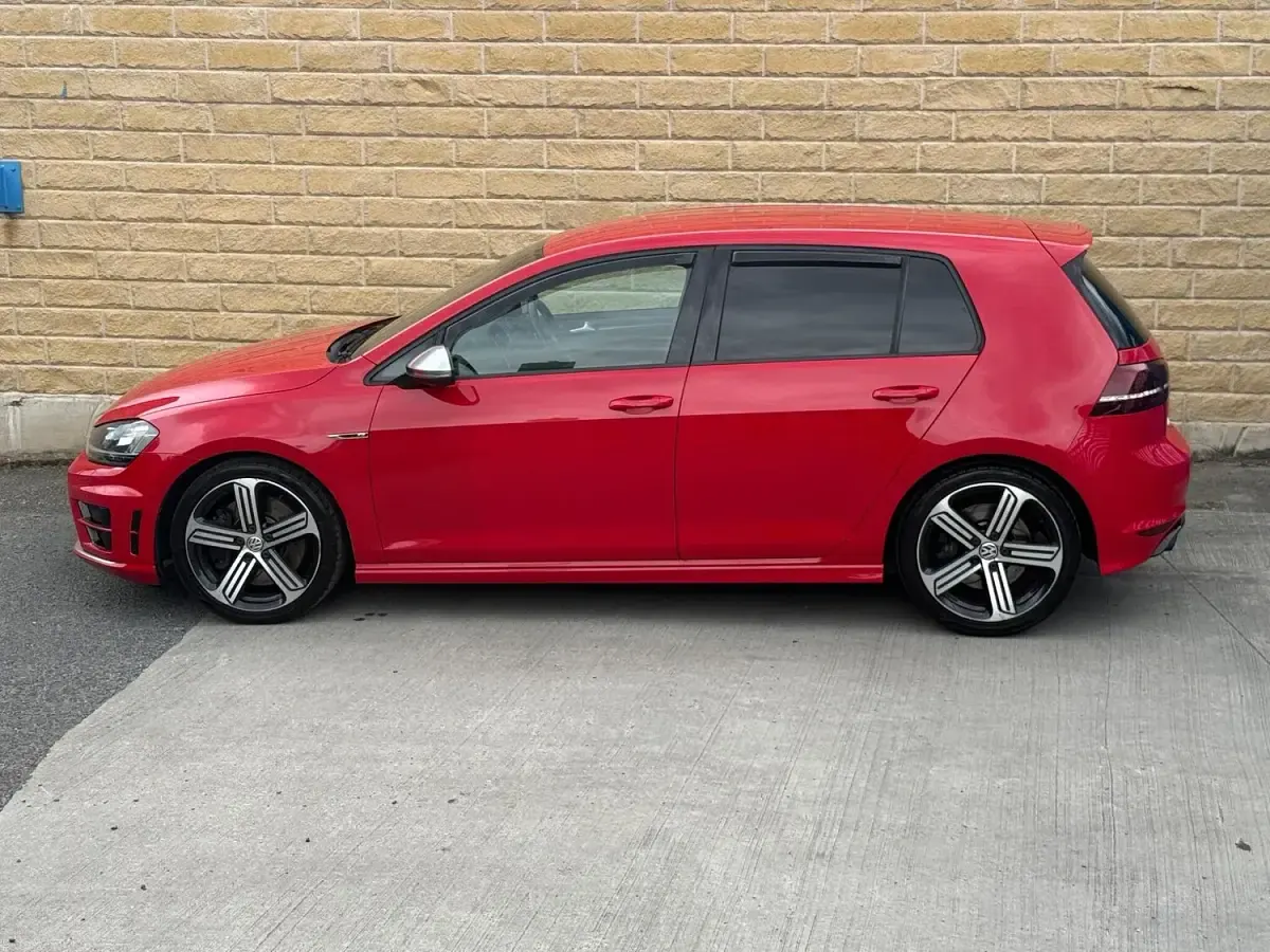 Used VW Golf VII R 2015 Red Hatchback